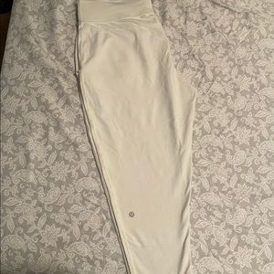 Lululemon exclusive capris